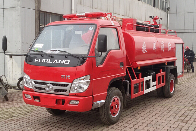 福田時(shí)代消防灑水車(chē) 4噸水
