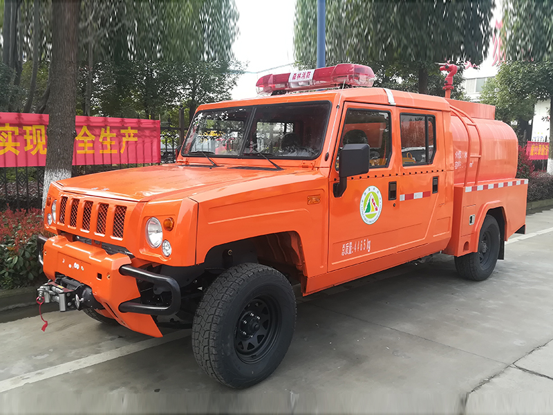 勇士雙排座 1.3 噸森林灑水車(chē)